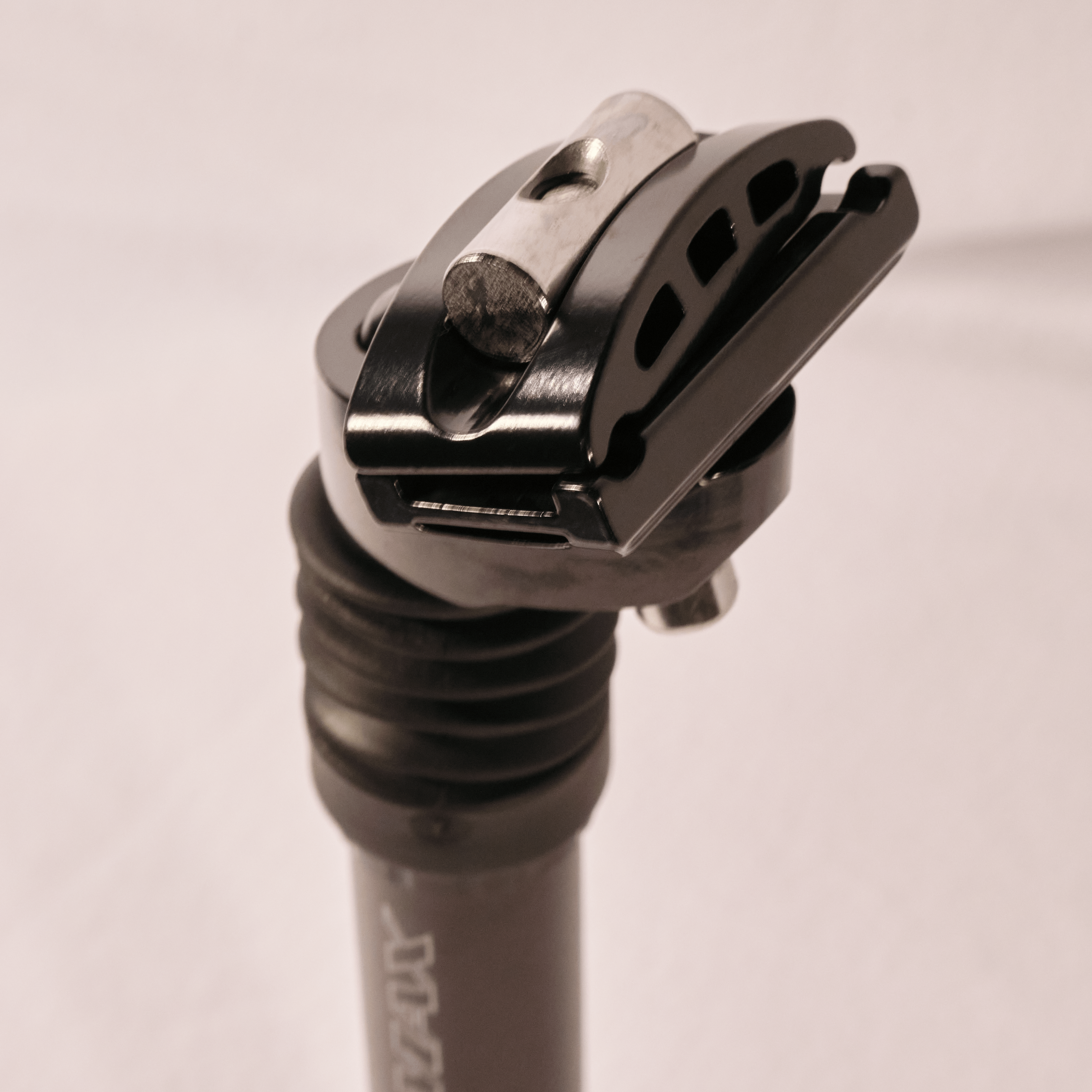 Tige de selle suspendue Promax